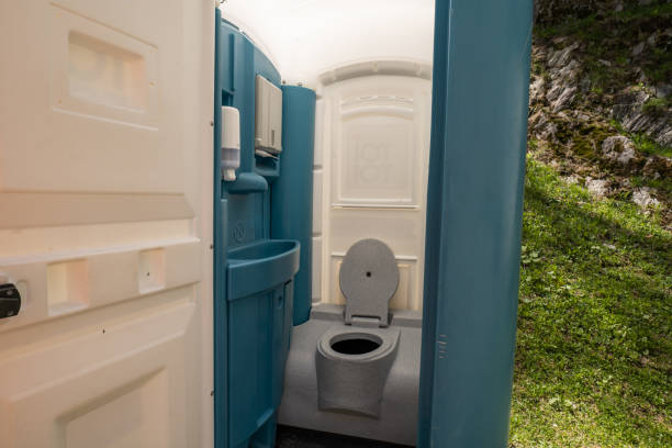 Portable Toilet Options We Offer in Bayboro, NC