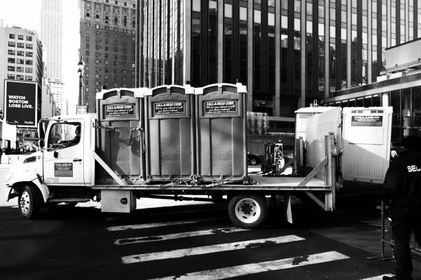 Best Porta potty delivery and setup  in Bayboro, NC